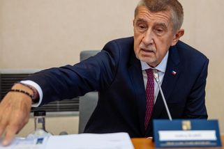Komentář: Babišova vláda tiše chystá velké politické změny. Kryjí je kulturní války